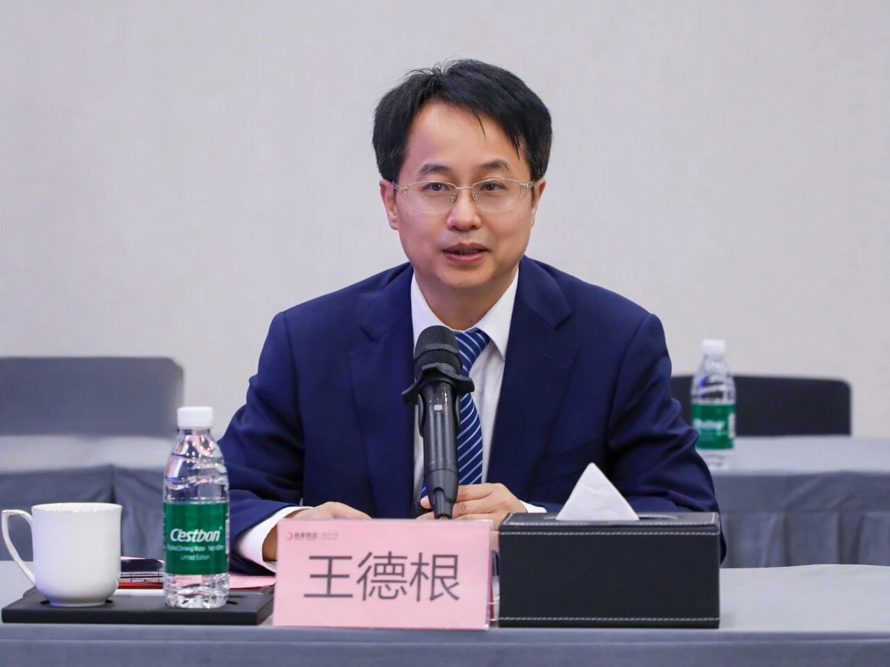 德康集团与四川农业大学签署战略合作协议，共建生猪产业大模型与智能体平台